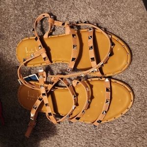 Nicole Miller Tan studded gladiator sandals size 8.5